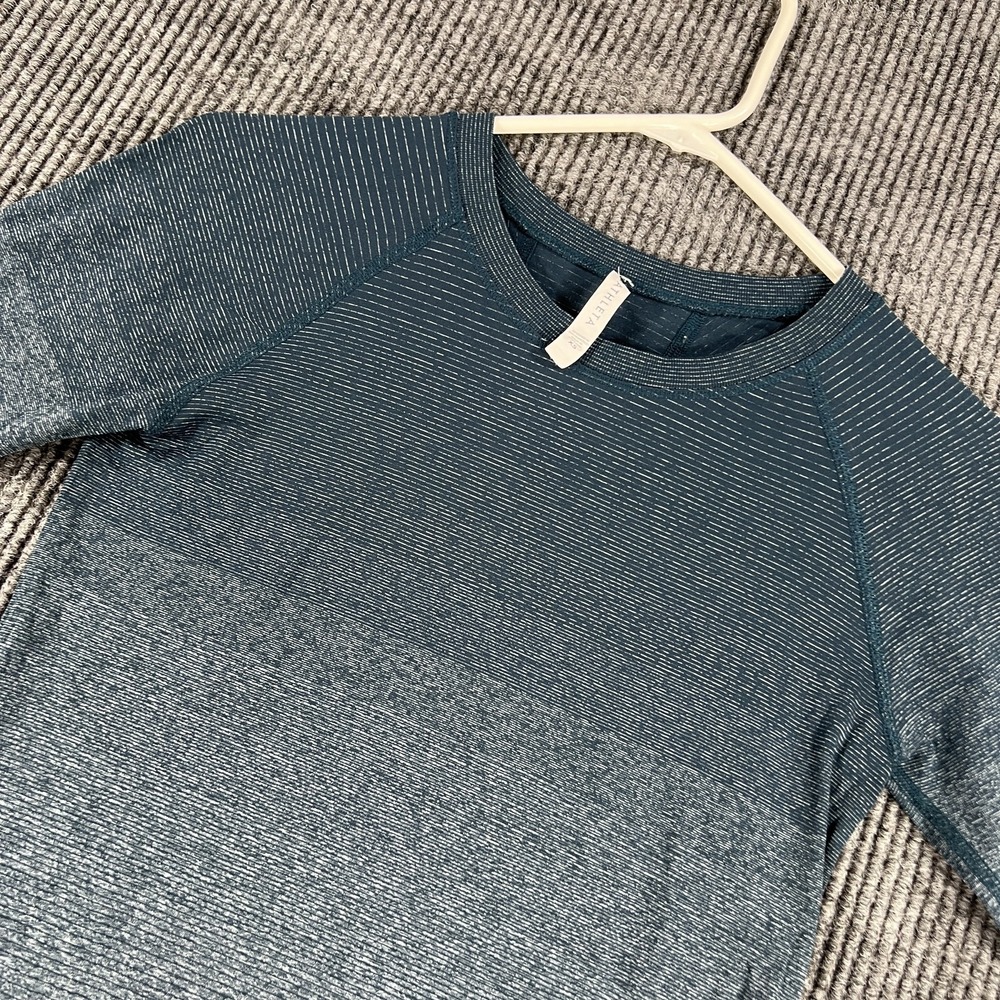 Athleta Shirt Womens Extra Small Blue Long Sleeve Lightweight Performance Top